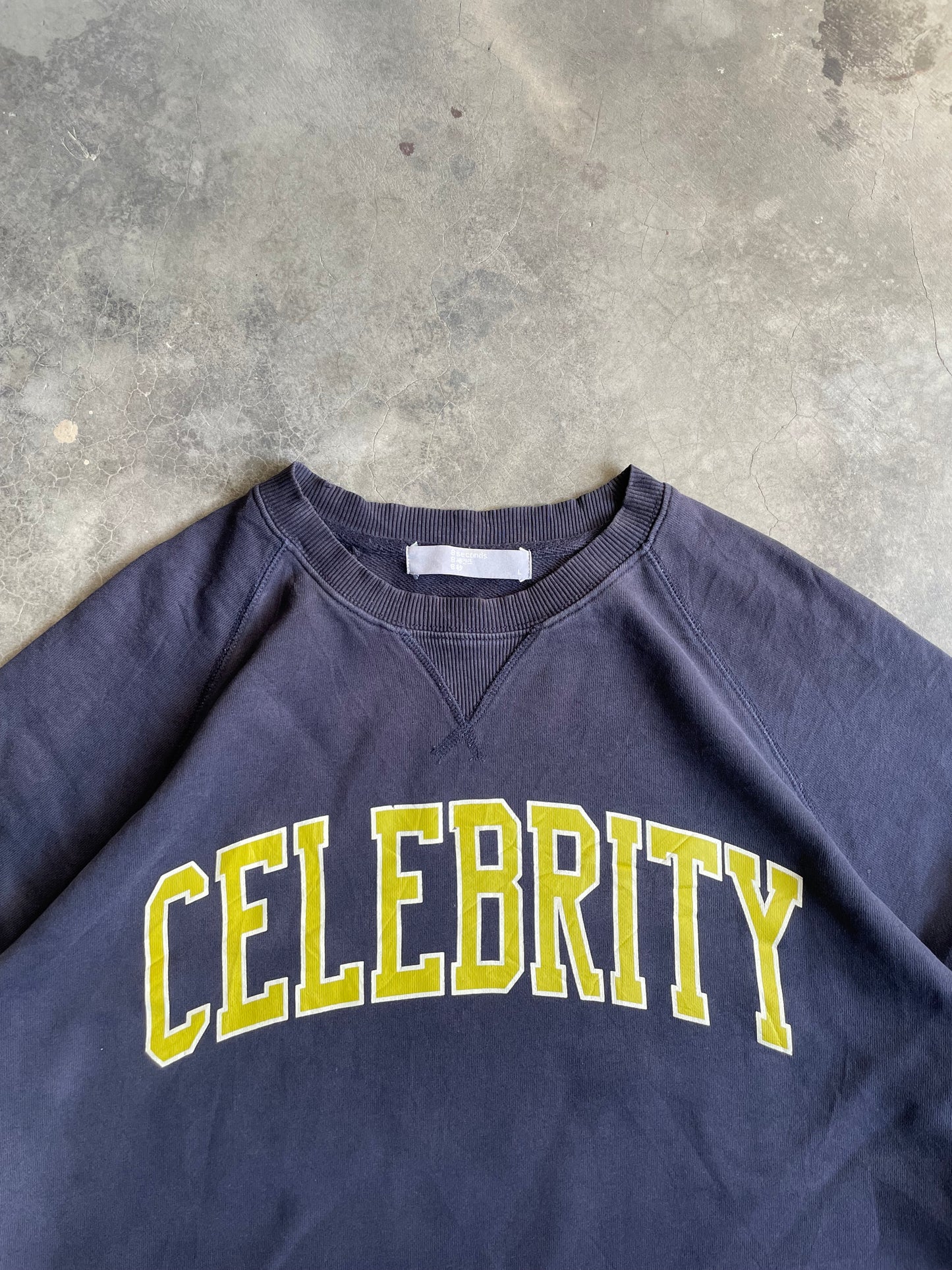 VINTAGE SUDADERA CELEBRITY-L