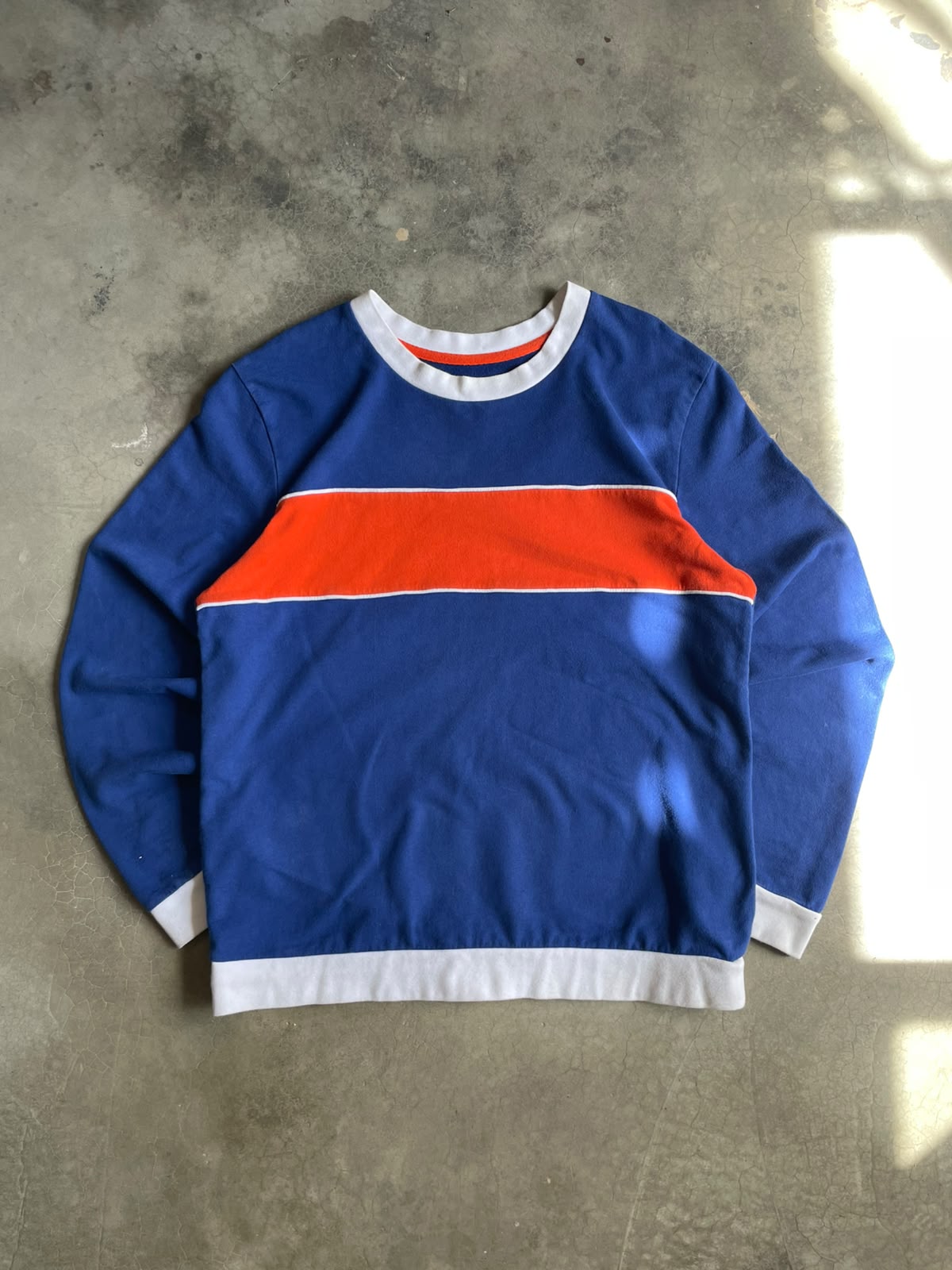 VINTAGE SUDADERA AZUL CON NARANJA-L