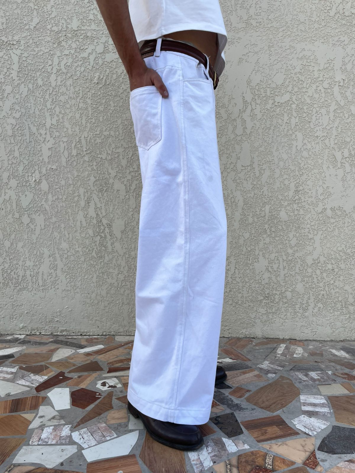 WHITE JEANS SEVENFOLD