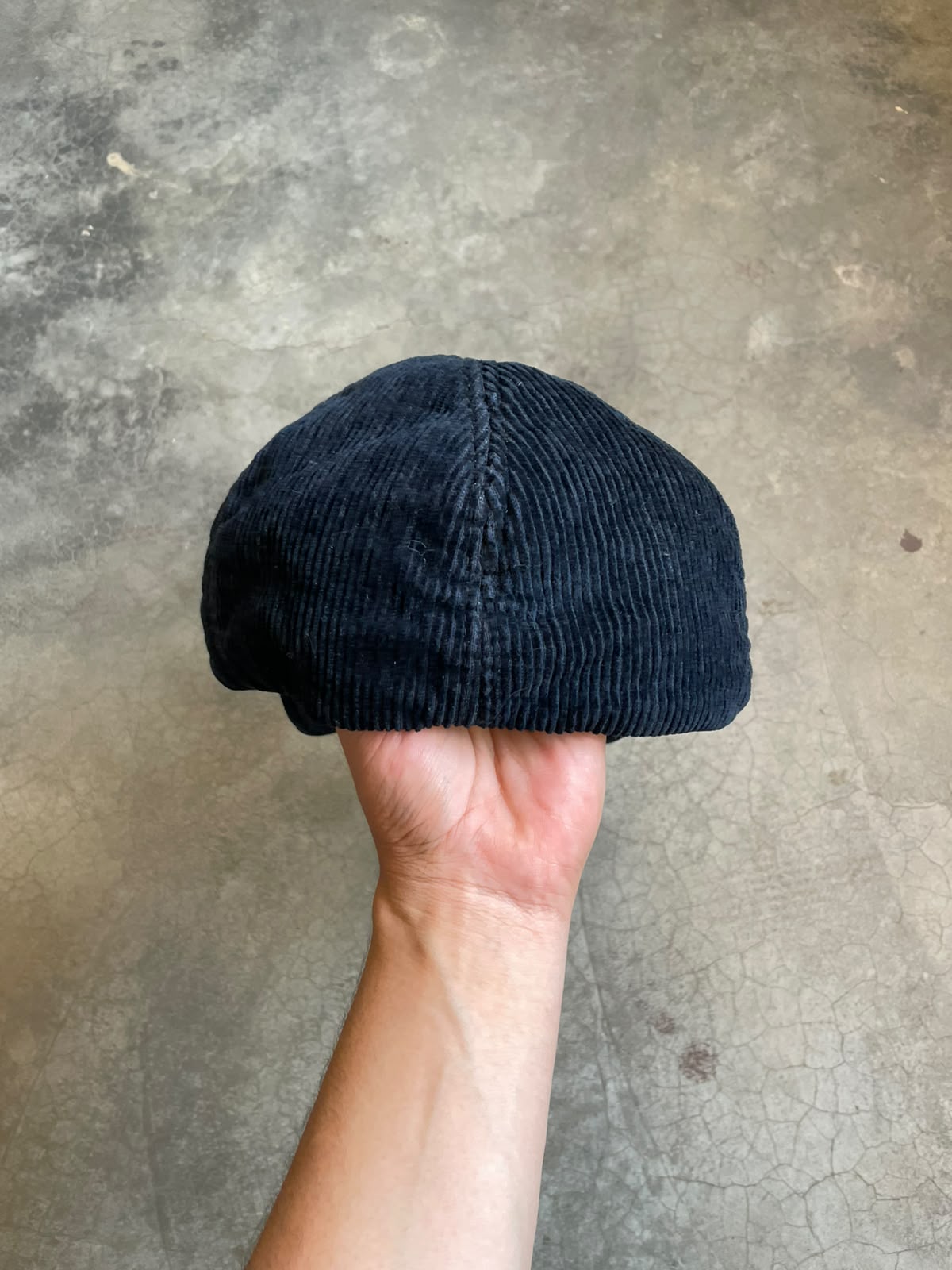 VINTAGE GORRA NEGRA A RALLAS